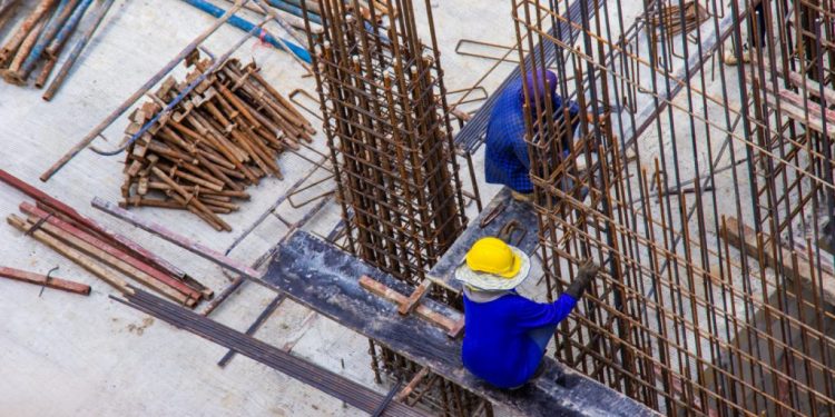 Construção civil cresce 2,9% no início de 2026 e retoma ritmo de expansão